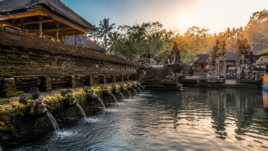 Tirta Empul Temple Entrance Fee, Dress Code & Hours